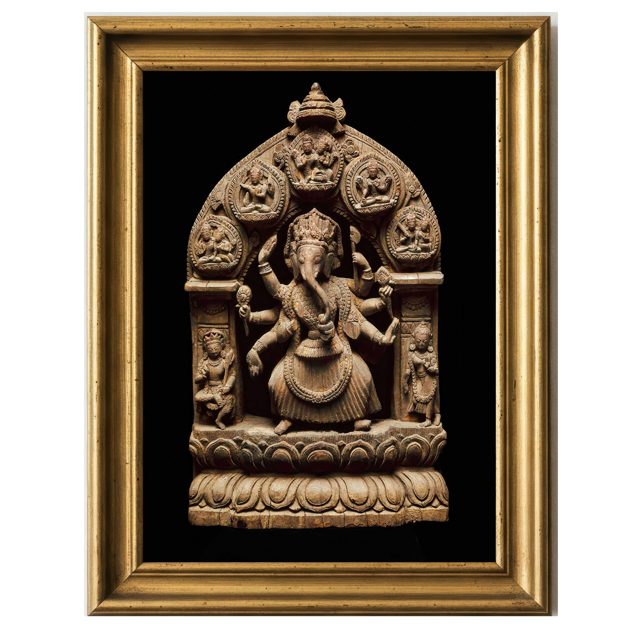 Sculpture of Ganesha dancing with eight arms